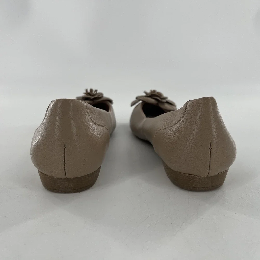 Born Concepts BOC Ballet Flats Womens 7 M Leather Nude‎ Beige Tan 3D Flower